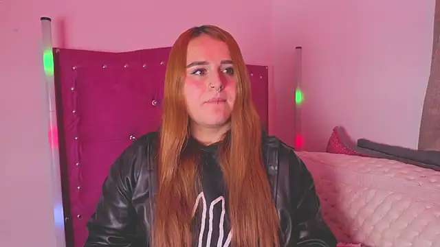 Snapshot of evy_orange1 chatting on October 4, 2025, 1:14 am evy orange1 online show from October 4, 2025, 1:14 am