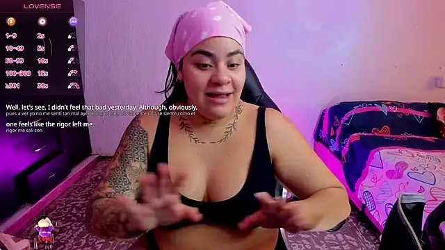 Snapshot of Sharon_hils chatting on November 4, 2025, 5:56 pm Sharon hils online show from November 4, 2025, 5:56 pm