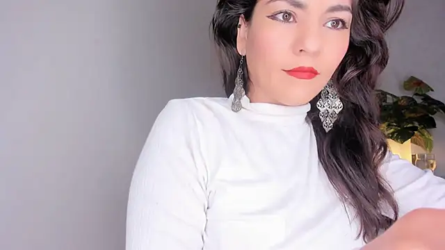 Snapshot of Chanel_shaw chatting on September 21, 2025, 7:15 pm Chanel shaw online show from September 21, 2025, 7:15 pm