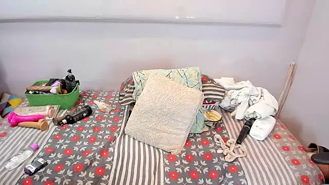 Snapshot of latinasexymoon chatting on February 25, 2025, 8:41 pm latinasexymoon online show from February 25, 2025, 8:41 pm