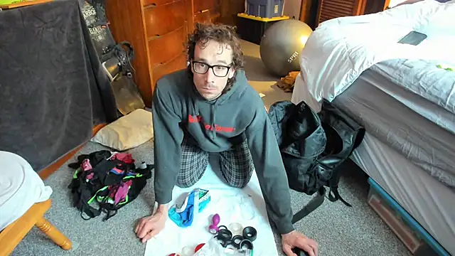 Snapshot of JamesCarvy chatting on January 22, 2025, 3:18 pm JamesCarvy online show from January 22, 2025, 3:18 pm