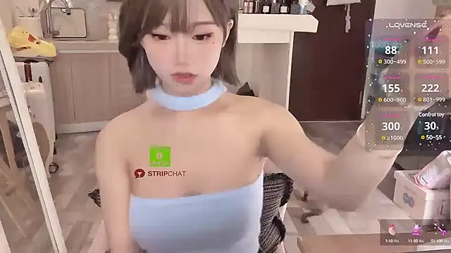 Snapshot of -XunMengLong- chatting on December 5, 2024, 7:49 pm -XunMengLong- online show from December 5, 2024, 7:49 pm