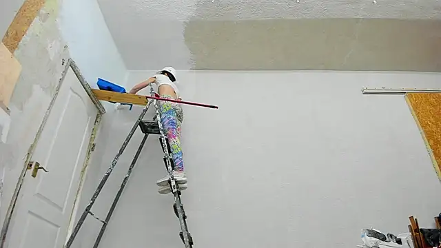 Snapshot of YourSuperModel chatting on December 18, 2024, 7:47 am YourSuperModel online show from December 18, 2024, 7:47 am