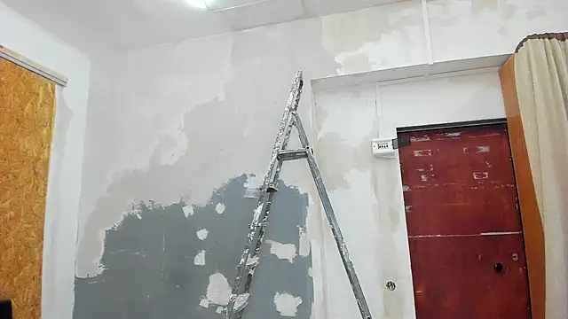 Snapshot of YourSuperModel chatting on January 1, 2025, 1:37 pm YourSuperModel online show from January 1, 2025, 1:37 pm