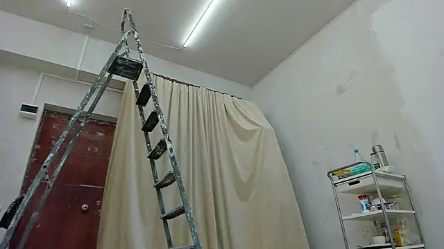 Snapshot of YourSuperModel chatting on January 28, 2025, 10:12 am YourSuperModel online show from January 28, 2025, 10:12 am