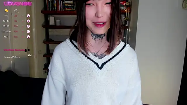 Snapshot of Dark_Ester chatting on March 11, 2025, 4:51 pm Dark Ester online show from March 11, 2025, 4:51 pm