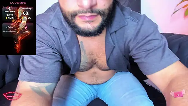 Snapshot of Luke__09 chatting on January 13, 2025, 12:24 pm Luke 09 online show from January 13, 2025, 12:24 pm
