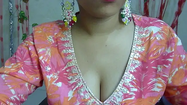 Preeti-Sexy online show from October 24, 2025, 5:37 am