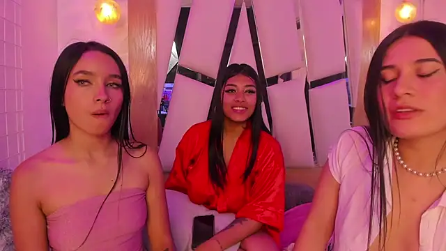 Snapshot of sophie_ws chatting on January 15, 2025, 10:49 am sophie ws online show from January 15, 2025, 10:49 am