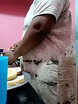 Snapshot of Renuma chatting on January 19, 2025, 9:33 am Renuma online show from January 19, 2025, 9:33 am