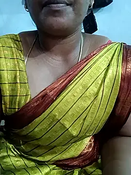 Snapshot of Renuma chatting on October 5, 2025, 8:23 am Renuma online show from October 5, 2025, 8:23 am