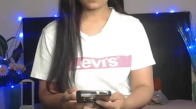 Snapshot of WildRuhi20 chatting on February 9, 2025, 4:46 am WildRuhi20 online show from February 9, 2025, 4:46 am