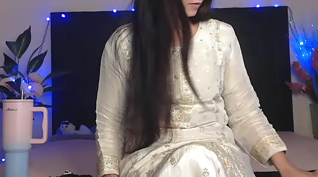 Snapshot of WildRuhi20 chatting on February 26, 2025, 6:15 am WildRuhi20 online show from February 26, 2025, 6:15 am