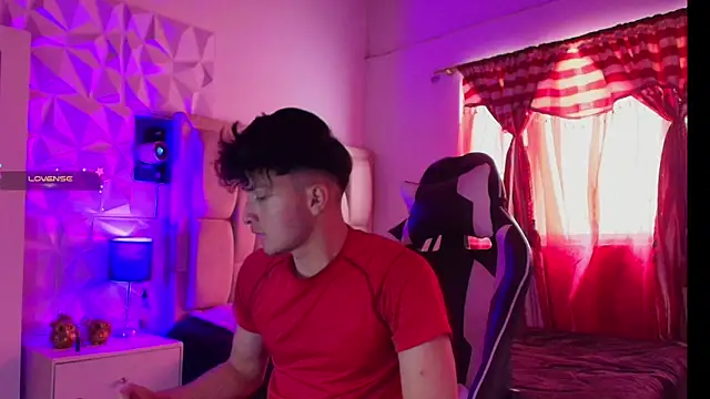 Snapshot of santyago_taylor chatting on January 7, 2025, 6:56 pm santyago taylor online show from January 7, 2025, 6:56 pm
