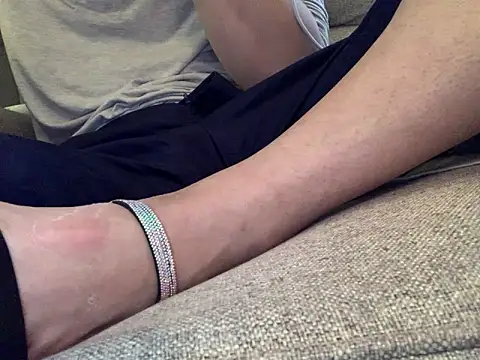 Snapshot of skatebored chatting on December 29, 2024, 9:20 pm skatebored online show from December 29, 2024, 9:20 pm