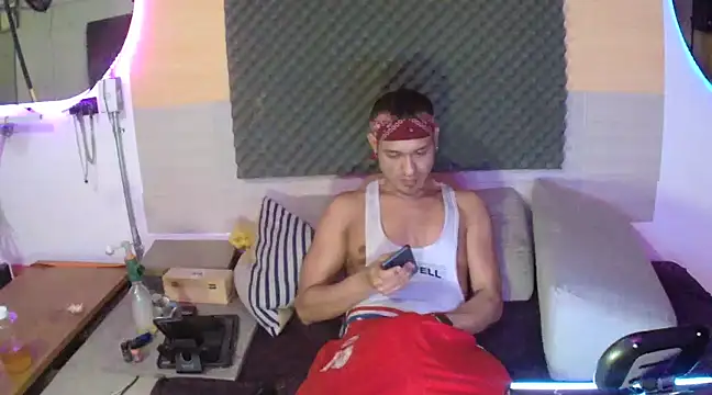 Snapshot of thesummerboy chatting on January 25, 2025, 8:31 am thesummerboy online show from January 25, 2025, 8:31 am