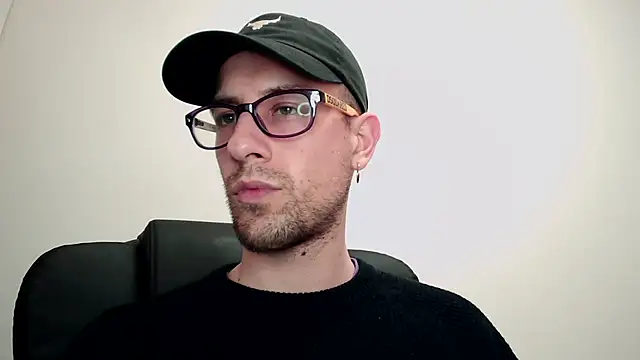 mikealcorleone online show from February 3, 2025, 9:50 pm