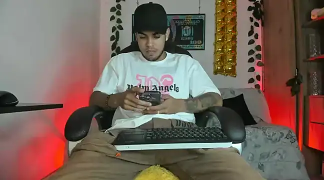 Snapshot of mikee_scooth chatting on January 12, 2025, 7:10 pm mikee scooth online show from January 12, 2025, 7:10 pm