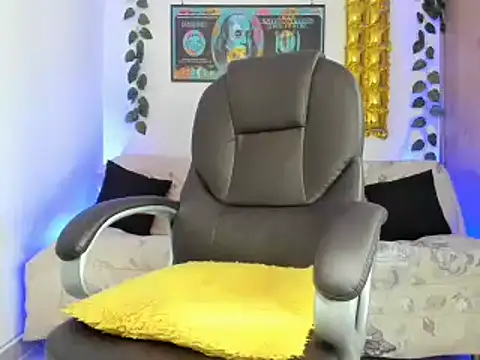 Snapshot of mikee_scooth chatting on January 19, 2025, 3:21 pm mikee scooth online show from January 19, 2025, 3:21 pm