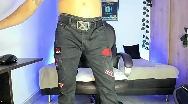 Snapshot of mikee_scooth chatting on March 12, 2025, 3:13 am mikee scooth online show from March 12, 2025, 3:13 am