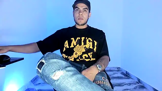 Snapshot of mikee_scooth chatting on November 11, 2025, 10:32 pm mikee scooth online show from November 11, 2025, 10:32 pm