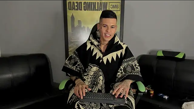 Snapshot of jamesinked_ chatting on December 20, 2024, 1:25 am jamesinked online show from December 20, 2024, 1:25 am