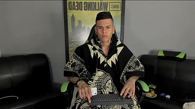 Snapshot of jamesinked_ chatting on December 20, 2024, 4:31 am jamesinked online show from December 20, 2024, 4:31 am