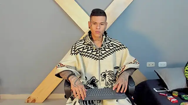 Snapshot of jamesinked_ chatting on December 23, 2024, 2:28 pm jamesinked online show from December 23, 2024, 2:28 pm