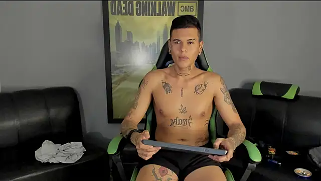 Snapshot of jamesinked_ chatting on December 28, 2024, 9:51 pm jamesinked online show from December 28, 2024, 9:51 pm