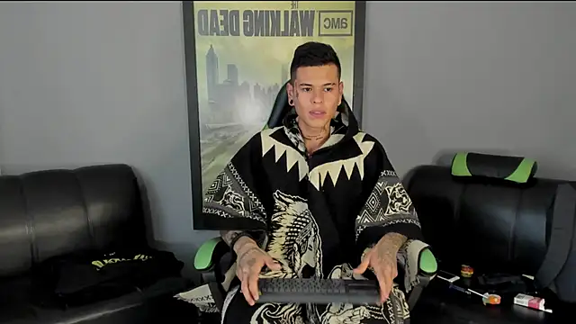 Snapshot of jamesinked_ chatting on December 30, 2024, 7:21 pm jamesinked online show from December 30, 2024, 7:21 pm