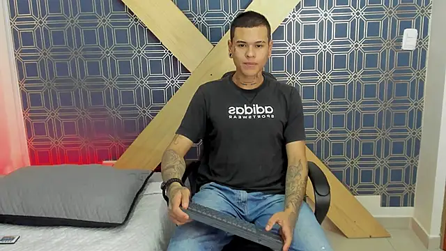 Snapshot of jamesinked_ chatting on January 7, 2025, 1:57 pm jamesinked online show from January 7, 2025, 1:57 pm