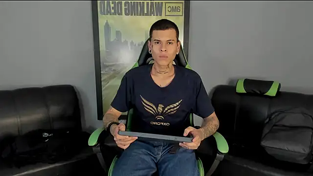 Snapshot of jamesinked_ chatting on January 11, 2025, 6:54 pm jamesinked online show from January 11, 2025, 6:54 pm