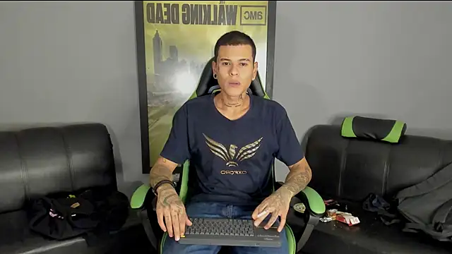 Snapshot of jamesinked_ chatting on January 12, 2025, 2:24 am jamesinked online show from January 12, 2025, 2:24 am