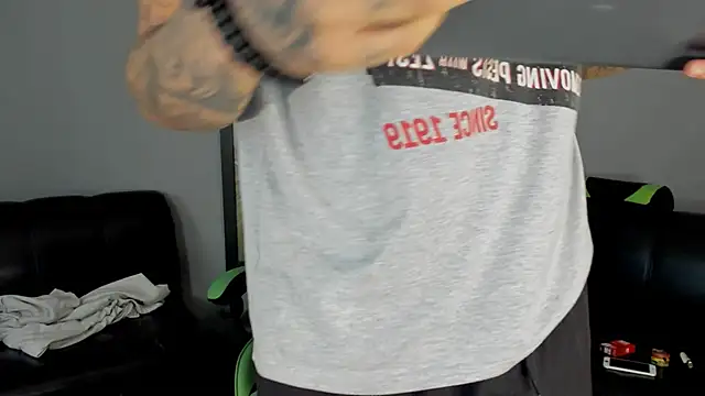 Snapshot of jamesinked_ chatting on January 27, 2025, 3:50 pm jamesinked online show from January 27, 2025, 3:50 pm