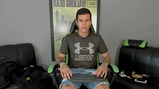 Snapshot of jamesinked_ chatting on February 12, 2025, 6:51 pm jamesinked online show from February 12, 2025, 6:51 pm