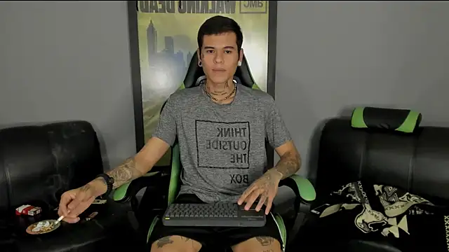 Snapshot of jamesinked_ chatting on February 25, 2025, 8:30 pm jamesinked online show from February 25, 2025, 8:30 pm