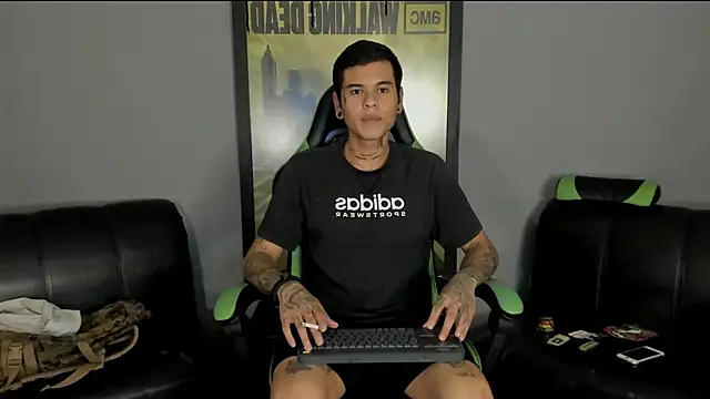 Snapshot of jamesinked_ chatting on March 4, 2025, 4:38 am jamesinked online show from March 4, 2025, 4:38 am