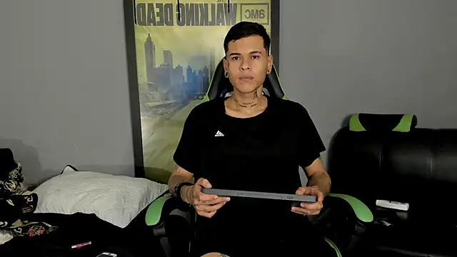 Snapshot of jamesinked_ chatting on March 12, 2025, 8:10 pm jamesinked online show from March 12, 2025, 8:10 pm