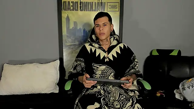 Snapshot of jamesinked_ chatting on March 19, 2025, 12:48 am jamesinked online show from March 19, 2025, 12:48 am