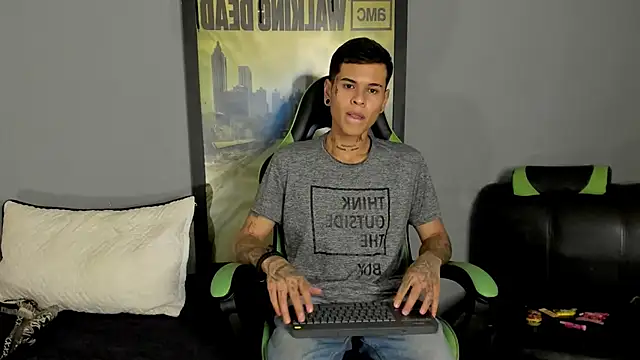 Snapshot of jamesinked_ chatting on March 23, 2025, 2:04 am jamesinked online show from March 23, 2025, 2:04 am