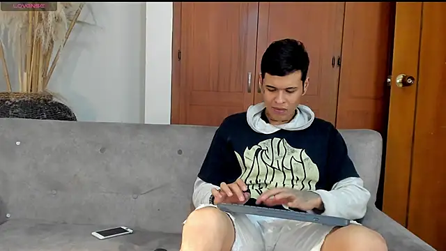 Snapshot of jamesinked_ chatting on October 28, 2025, 1:20 am jamesinked online show from October 28, 2025, 1:20 am