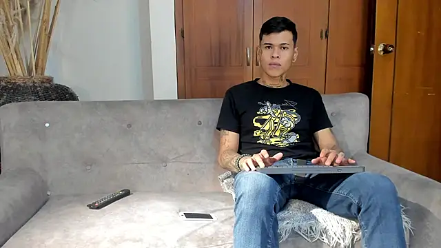 Snapshot of jamesinked_ chatting on November 8, 2025, 3:18 am jamesinked online show from November 8, 2025, 3:18 am