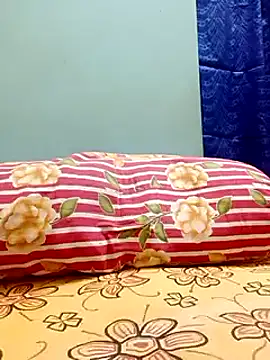 Snapshot of Johnysins24 chatting on March 21, 2025, 10:28 pm Johnysins24 online show from March 21, 2025, 10:28 pm