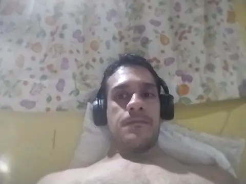 Snapshot of Mauri1509 chatting on November 15, 2025, 3:04 am Mauri1509 online show from November 15, 2025, 3:04 am