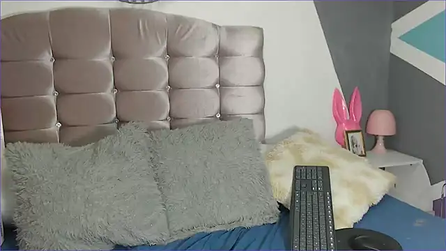 Snapshot of paytonbailey chatting on December 11, 2024, 12:02 pm paytonbailey online show from December 11, 2024, 12:02 pm