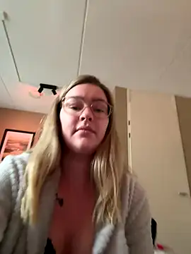 Snapshot of xX_HotCouple_Xx chatting on September 21, 2025, 8:49 am xX HotCouple Xx online show from September 21, 2025, 8:49 am