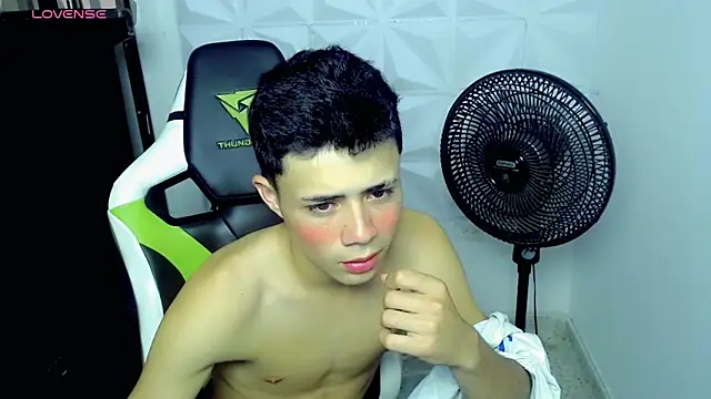 Snapshot of bby_santi chatting on December 5, 2024, 6:55 pm bby santi online show from December 5, 2024, 6:55 pm