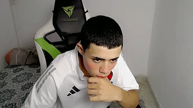 Snapshot of bby_santi chatting on March 14, 2025, 5:13 pm bby santi online show from March 14, 2025, 5:13 pm