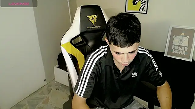 Snapshot of bby_santi chatting on October 9, 2025, 1:09 pm bby santi online show from October 9, 2025, 1:09 pm