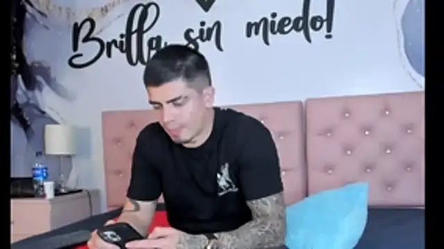 Snapshot of _mrcock chatting on December 10, 2024, 4:34 am  mrcock online show from December 10, 2024, 4:34 am